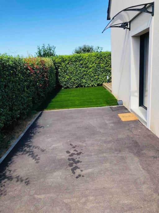 Maisonnette Avec Terrasse Argences Exterior foto